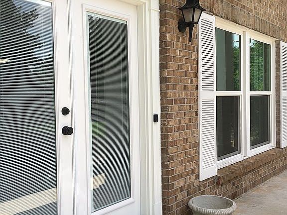 Private entry and porch.
