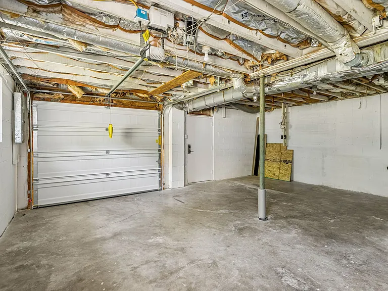 12201 W Kings Gate Rd — Photo 32