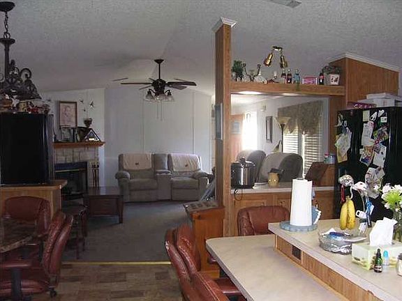 4th image of 1643 Bradley Ln