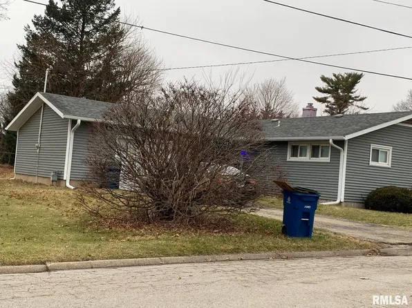 830 N 2nd St, Monmouth, IL 61462