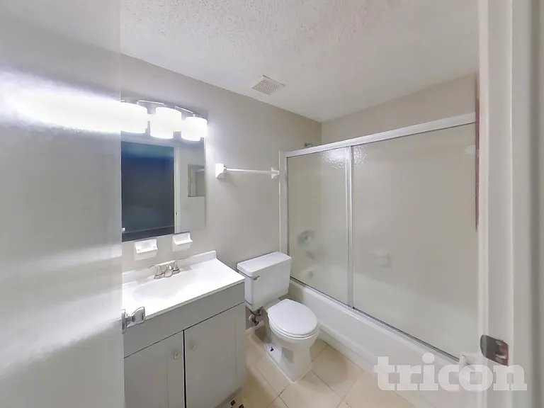 8338 Knotts Landing Dr E — Photo 8
