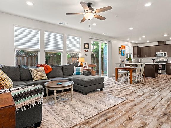 5th image of 1647 Winterberry Lane