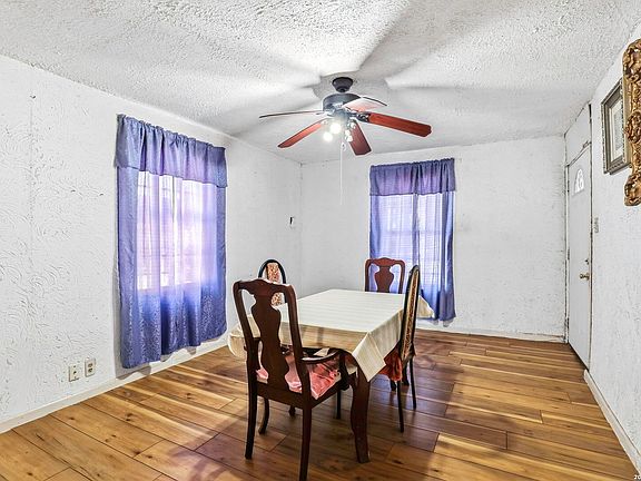 5th image of 521 N San Joaquin