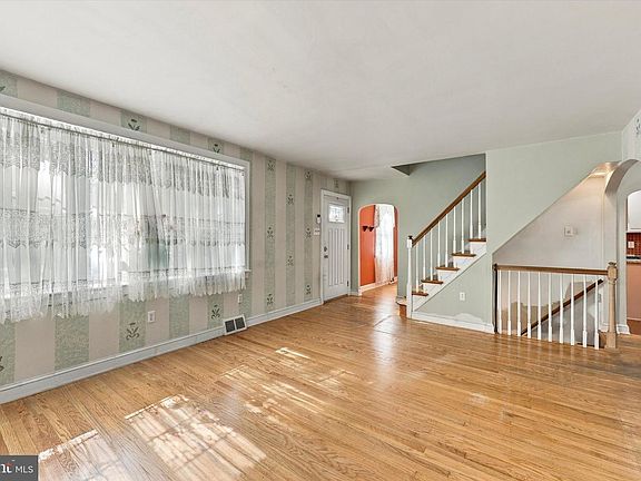 4th image of 7 Golf Rd