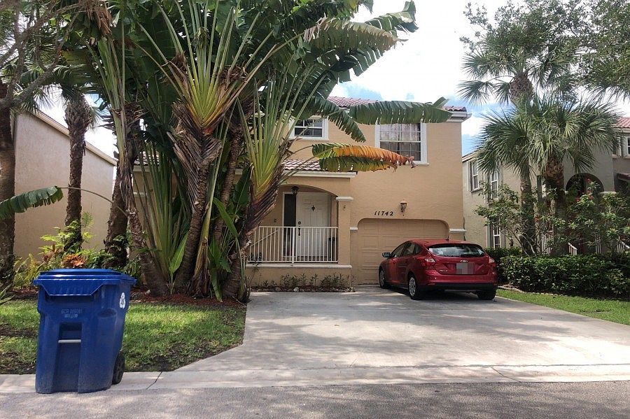 1st image of 11742 NW 1st St