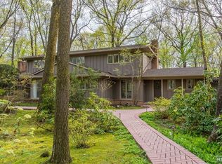 401 Carriage Ln, Wyckoff, NJ 07481