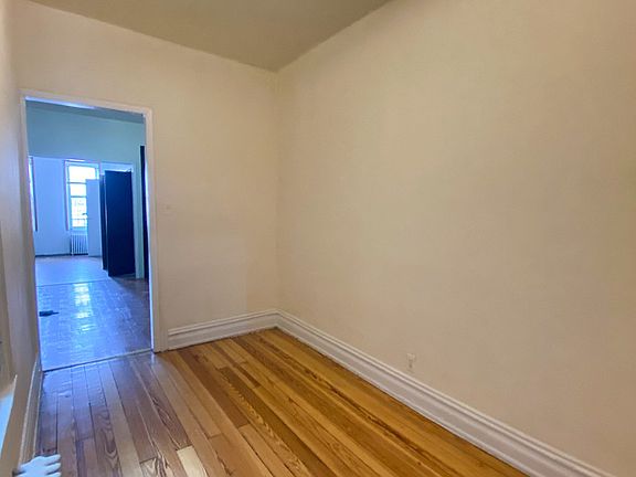 5th image of 30-10 45th St #2L