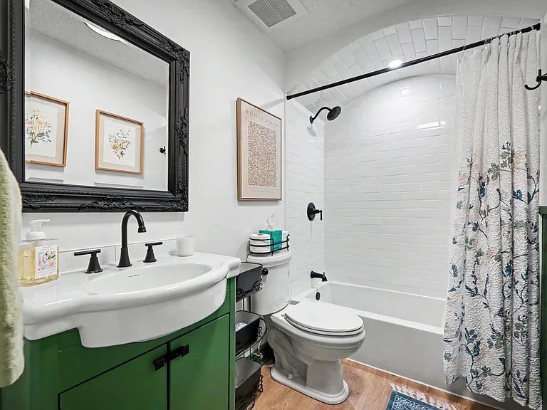 1st Floor Bathroom