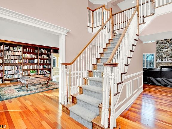 2nd image of 48 Flagstone Hill Rd