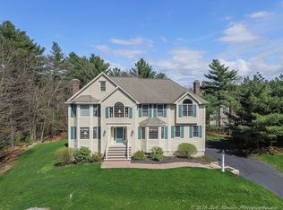 2 Pipers Gln, Andover, MA 01810