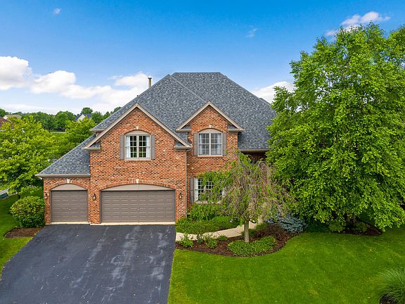 3rd image of 420 N Sycamore Ln