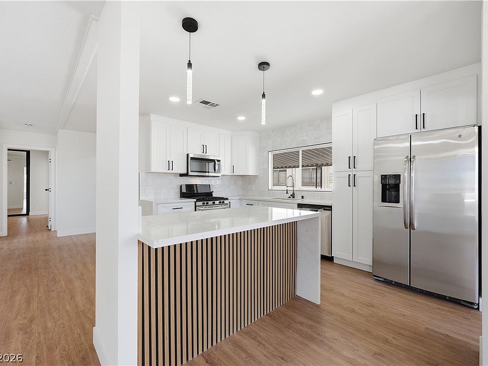 1st image of 4557 Royal Ridge Way