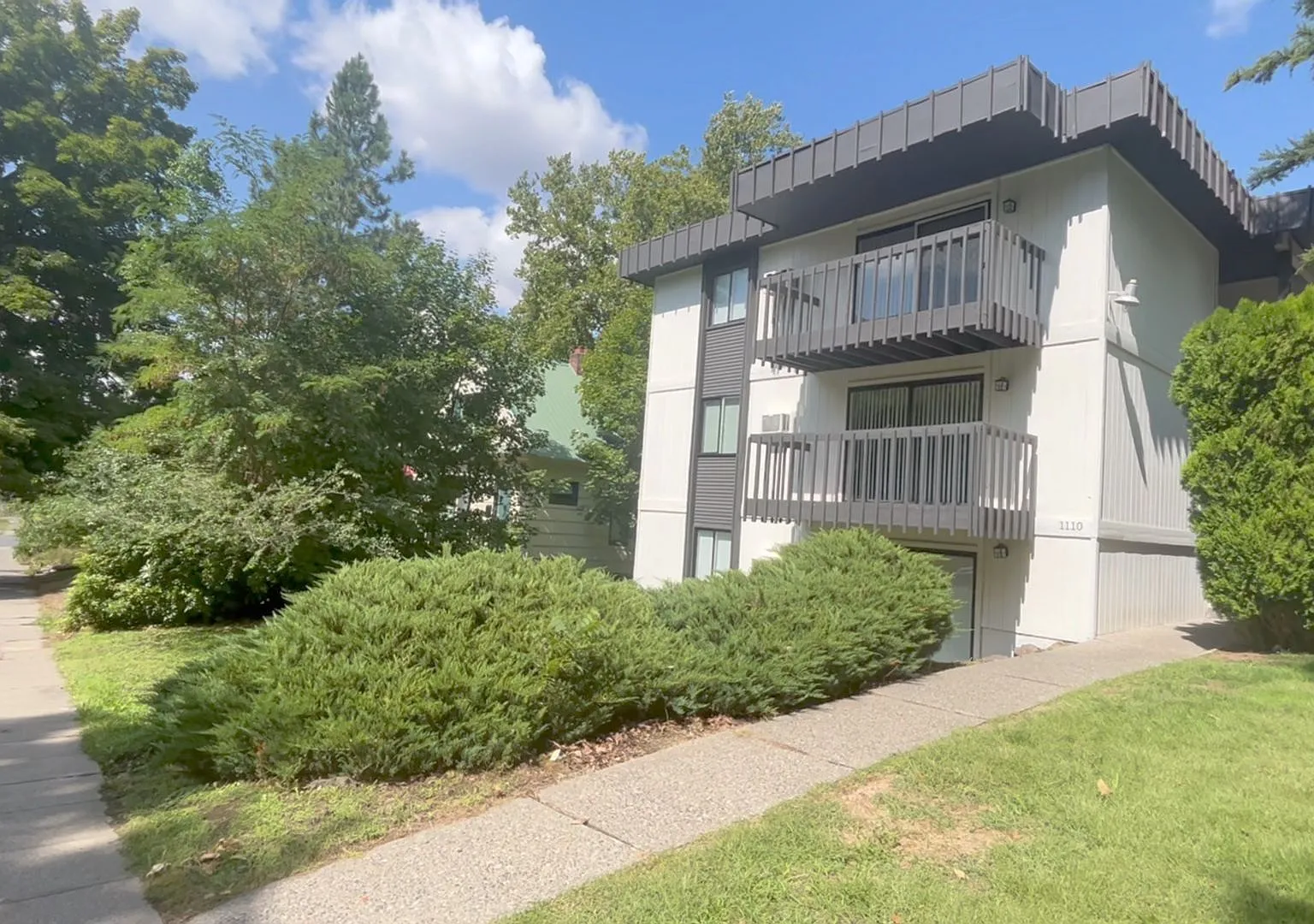 1110 West 10th Avenue — Photo 2