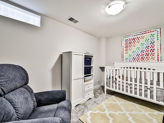3rd image of 3258 N Oakley Ave #1