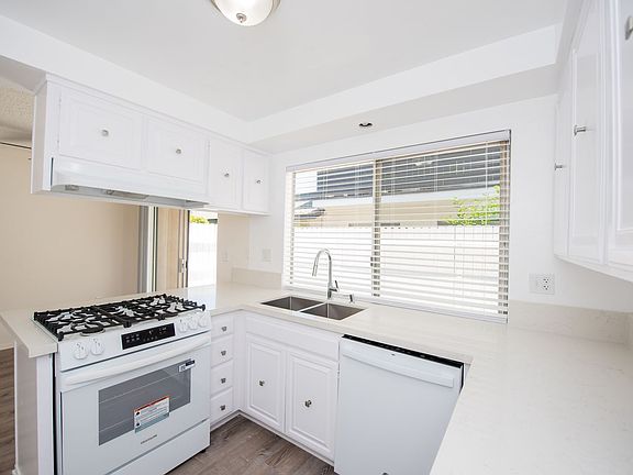 4th image of 7282 La Mancha Cir #B
