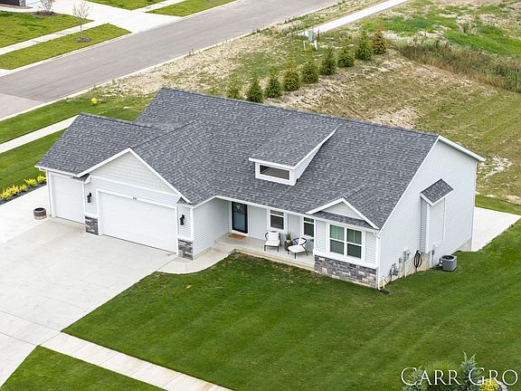 3rd image of 6331 High Queen Ct
