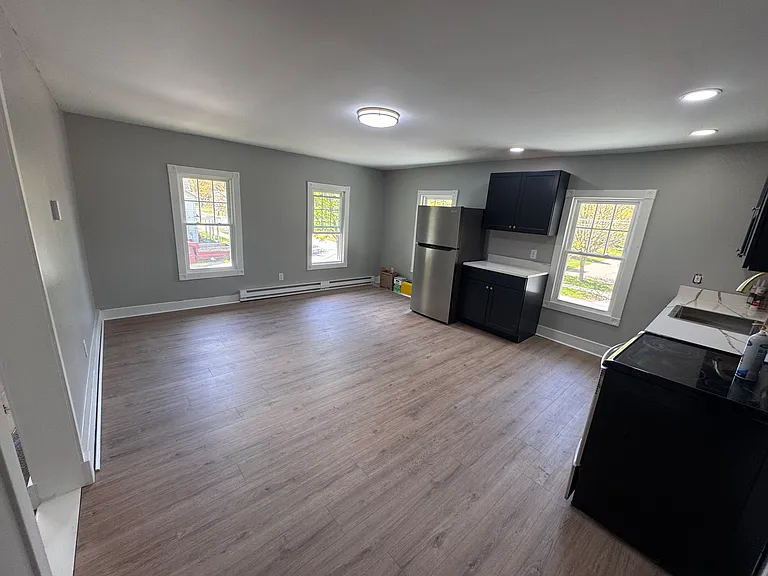 900 N Porter St — Photo 7