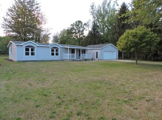 5901 N Sturgeon Rd, Midland, MI 48642