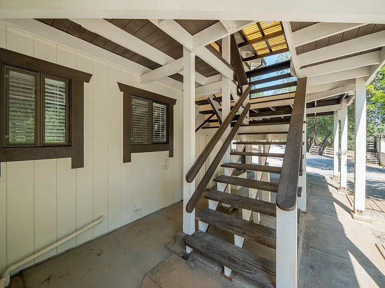 17659 Melwood Ln — Photo 9