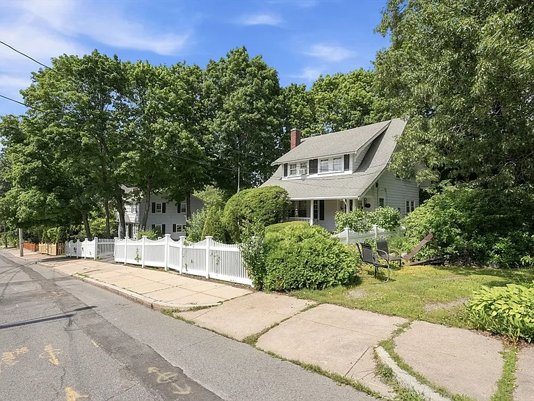 42 Norway Park — Photo 30