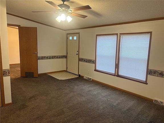 3rd image of 903 Union St