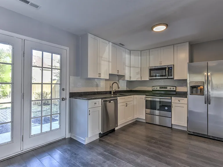 3279 Westdale Ct — Photo 7