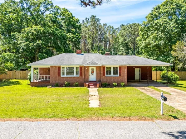 1612 33rd St, Valley, AL 36854