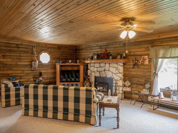 N8264 Oak Hollow Trail, New Lisbon, WI 53950