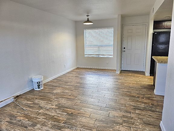 3rd image of 4313 N 19th Ave #117