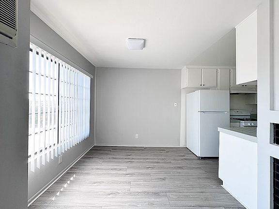 5th image of 3462 Mentone Ave APT 202