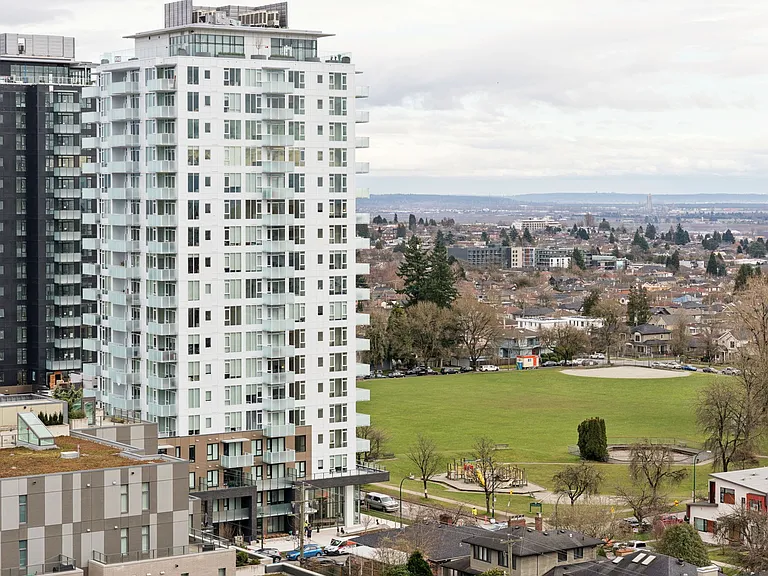 5670 Cambie St — Photo 28
