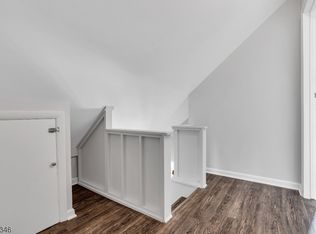 233 Pine St #3, Elizabethport, NJ 07206
