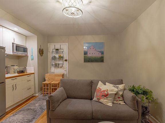 3rd image of 300 8th Ave APT 2J