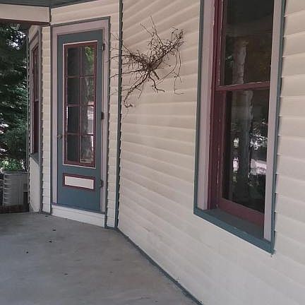 4th image of 214 W Lincoln St