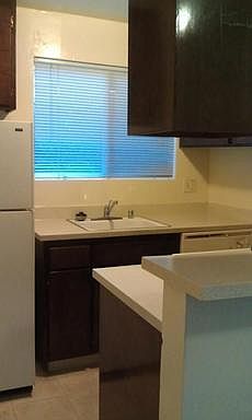 4th image of 2421 E St APT 3