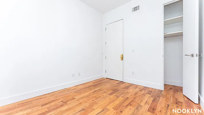 Rented by Nooklyn NYC LLC | media 25