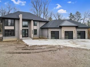 31130 Lahser Rd, Franklin, MI 48025