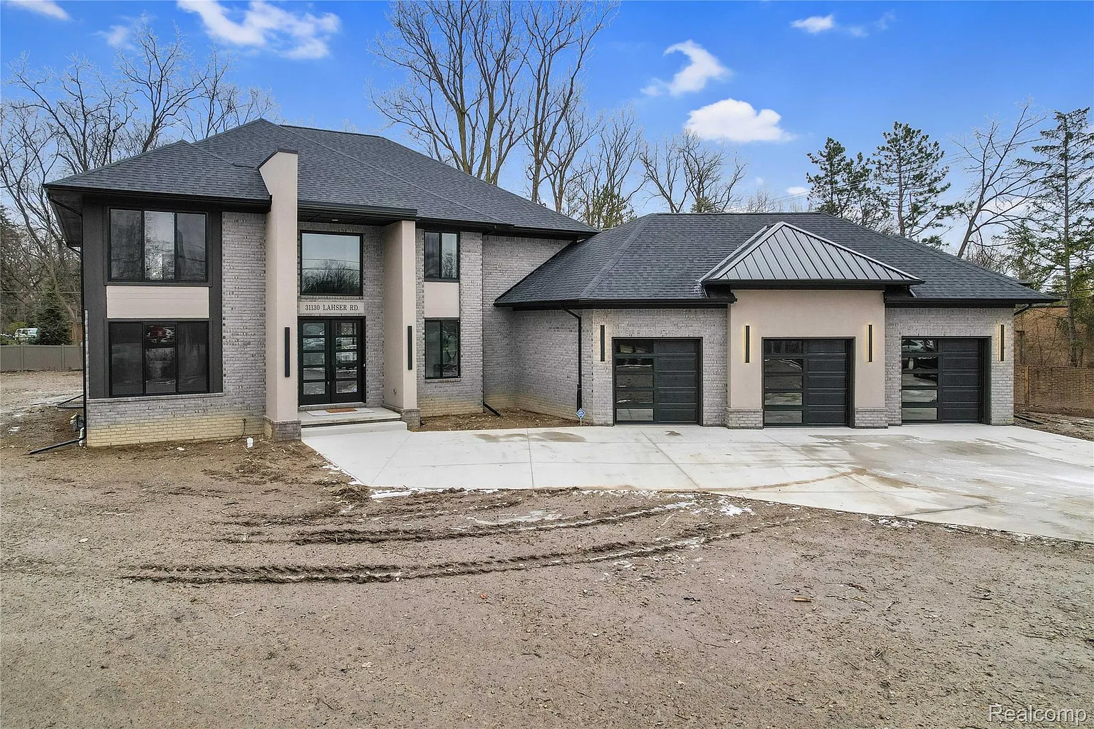 31130 Lahser Rd photo 1