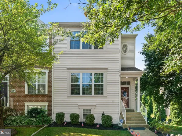 3283 Gina Pl, Woodbridge, VA 22193