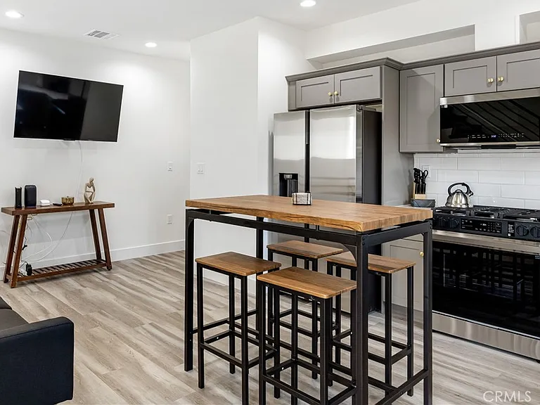 443 N Harvard Blvd #1/2 — Photo 11