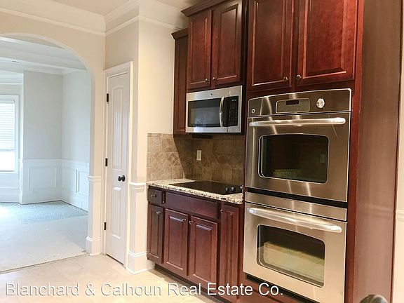 4th image of 4006 Lakewood Dr
