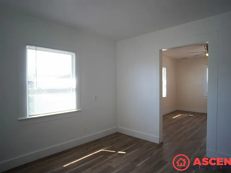 412 El Tejon Ave — Photo 9