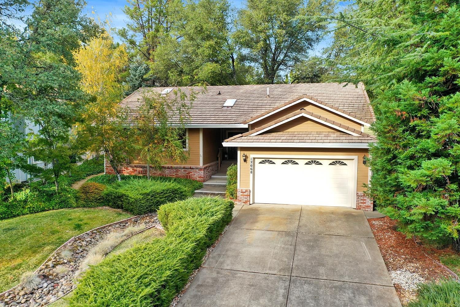 12068 Lakeshore N, Auburn, CA 95602 Zillow