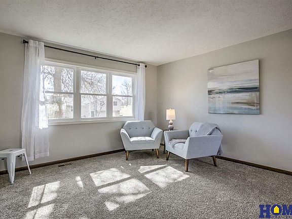 3rd image of 630 W Burt Dr