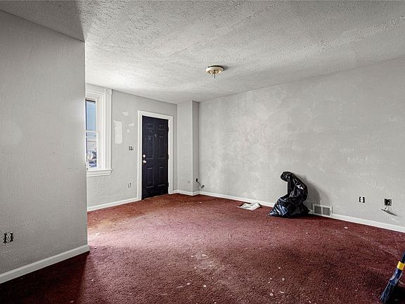 4th image of 2332 Eccles St