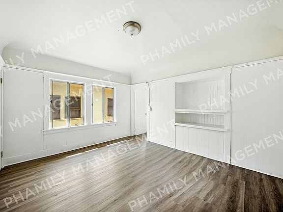 3rd image of 209 1/2 E Avenue 26