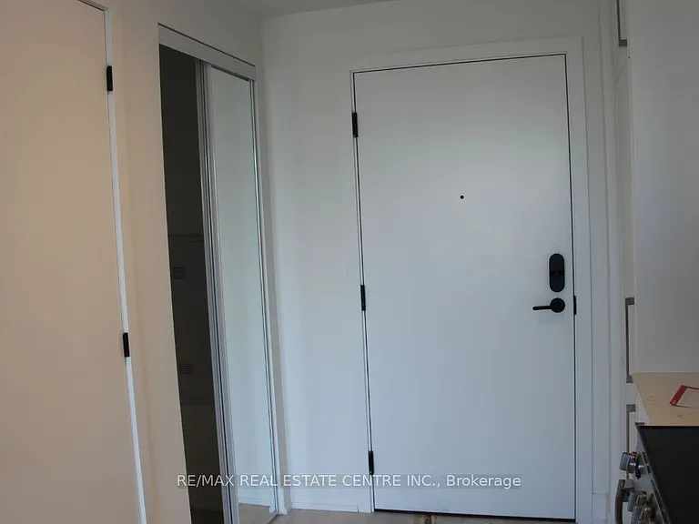 2450 Old Bronte Rd #417 — Photo 3
