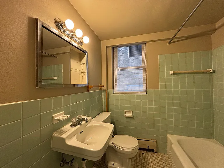 701 East 3rd St — Photo 40