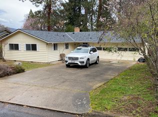 922 Hillview Dr, Ashland, OR