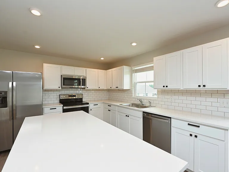 2161 Brokeshire Dr — Photo 25
